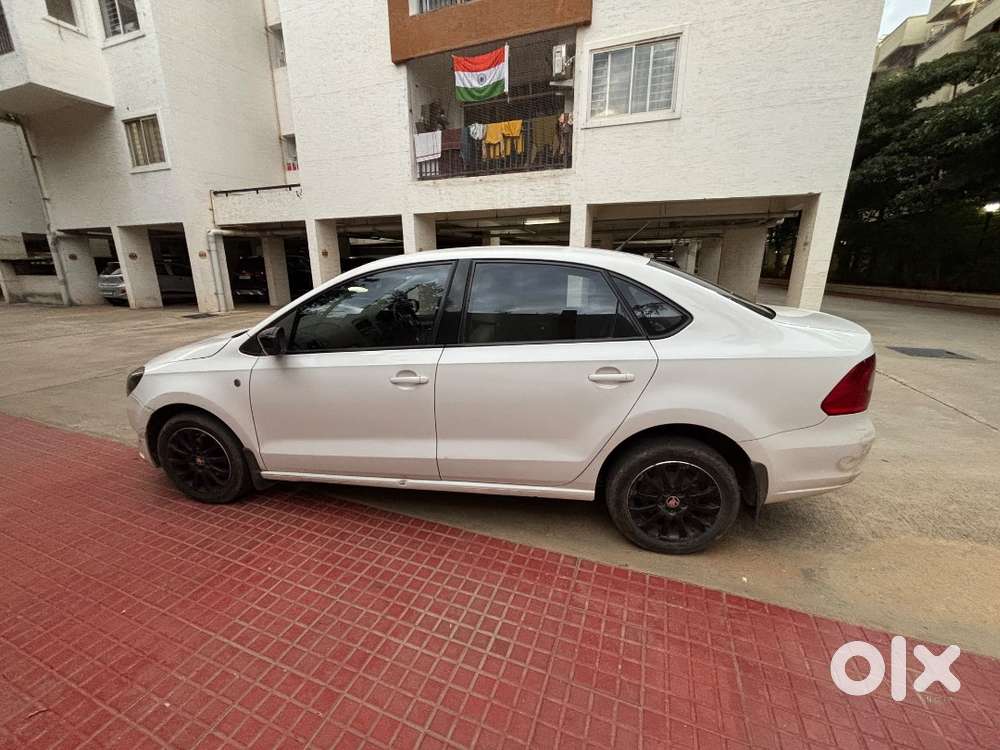 Skoda Rapid 1.6 Mpi Elegance Plus Black Edition  2015