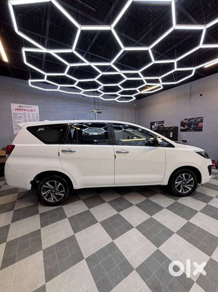 Toyota Innova Crysta [2020-ongoing] 2.4 Gx 8 Str, 2022, Diesel