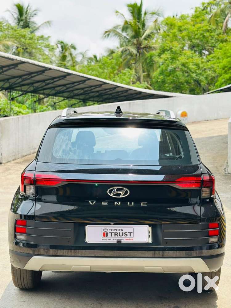 Hyundai Venue N Line 2023 30600 Km Driven