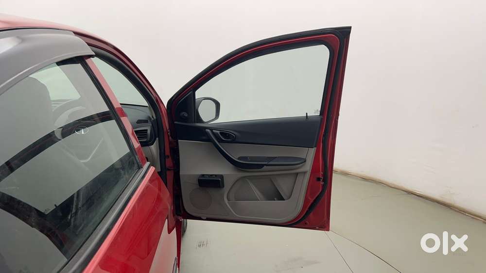 Tata Tiago Xe, 2019, Petrol