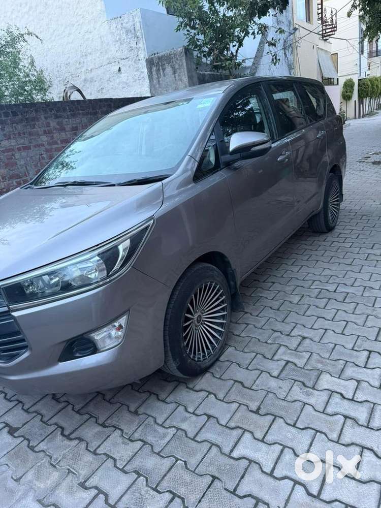 Toyota Innova Crysta 2017 Diesel Well Maintained