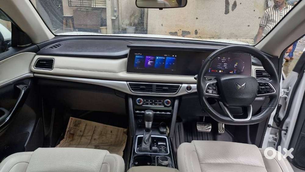 Mahindra Xuv700 2.2 Ax 7 Diesel At Luxury Pack Str, 2022, Diesel