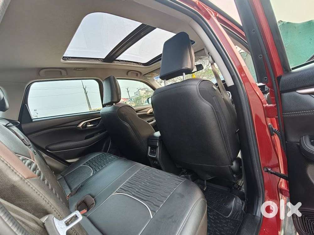 Maruti Suzuki Grand Vitara 1.5 Zeta Plus Dual Tone Intelligent Hybri..