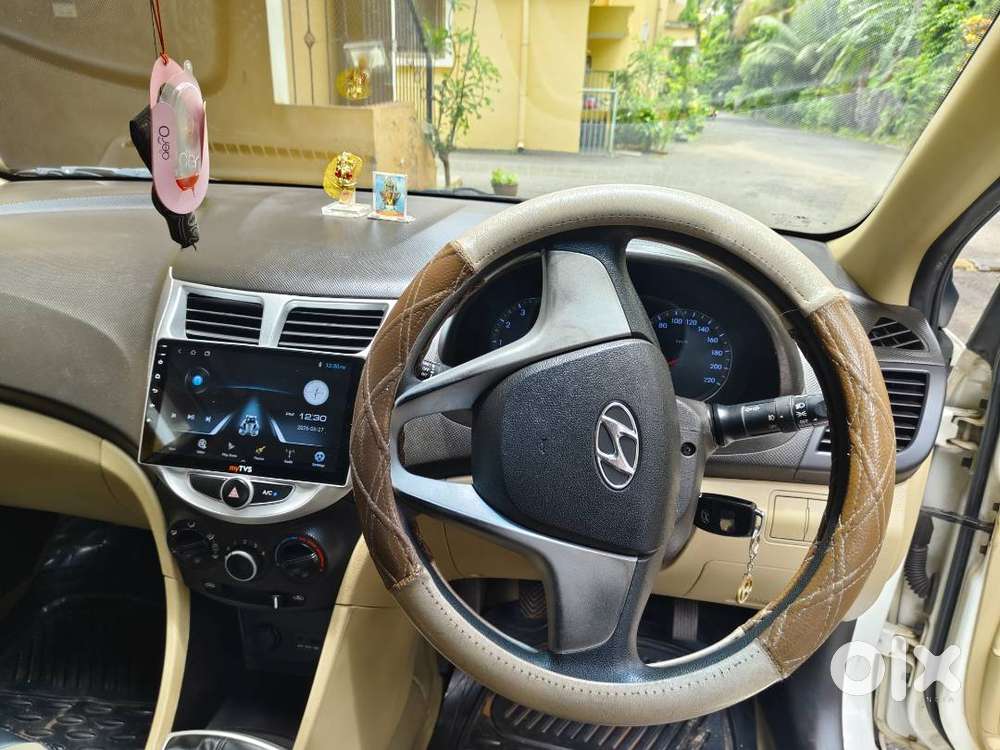 Hyndai Verna 1.4 Lts White Colour