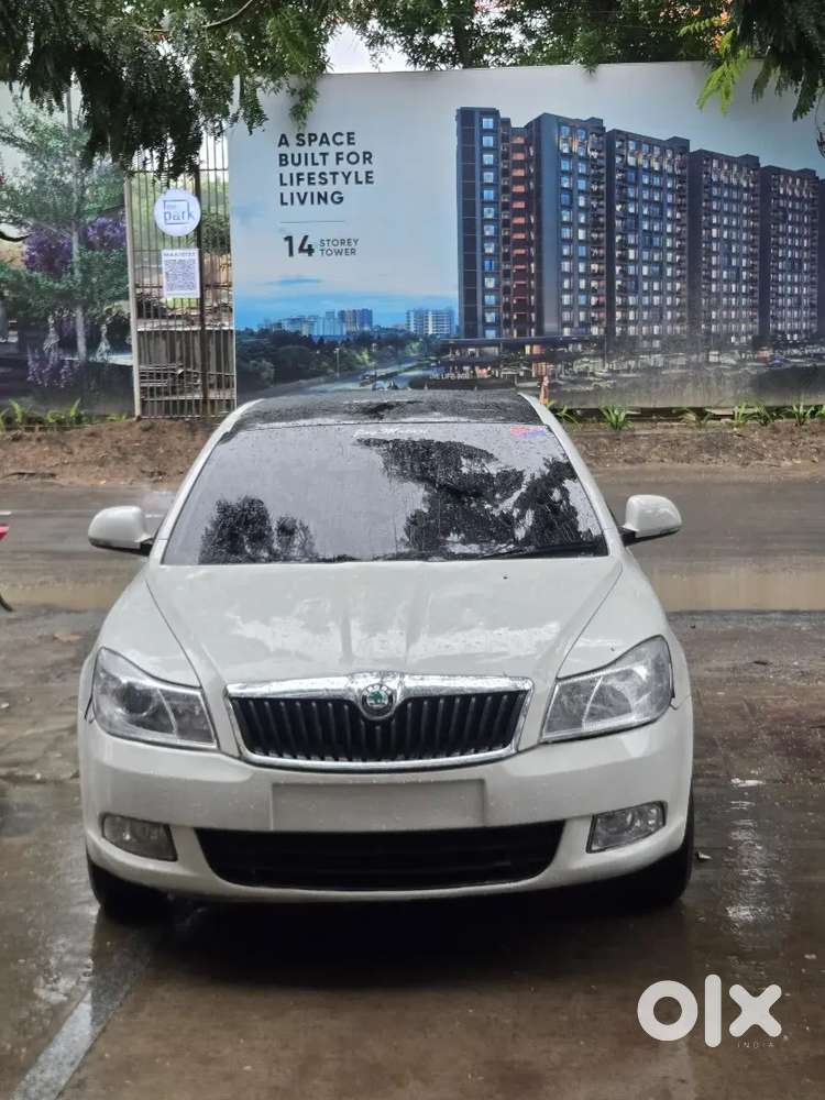Skoda Laura 2.0 Ambiente 2012