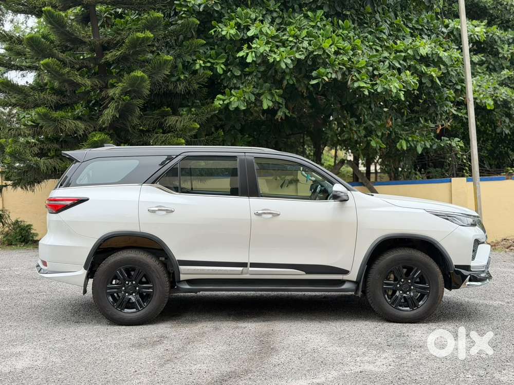Toyota Fortuner Leader Edition (at), 2024, Diesel