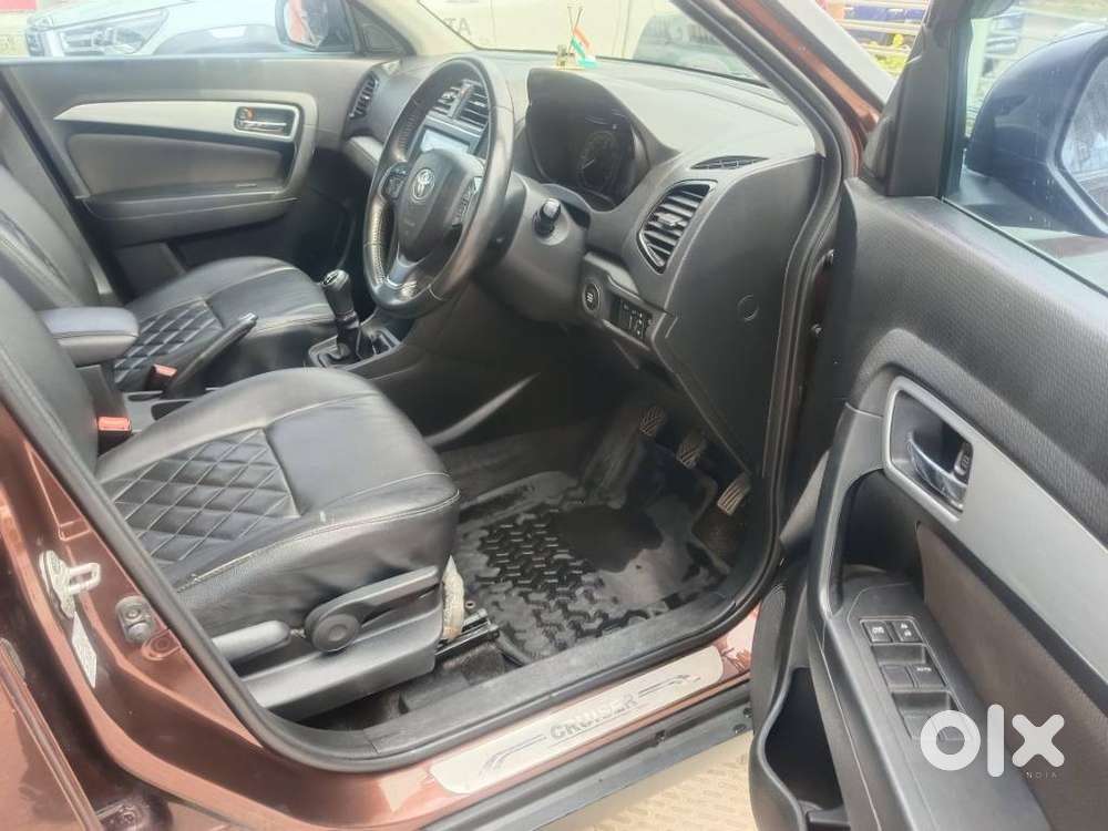 Toyota Urban Cruiser 1.5 Premium Grade Dual Tone Mt, 2022, Petrol