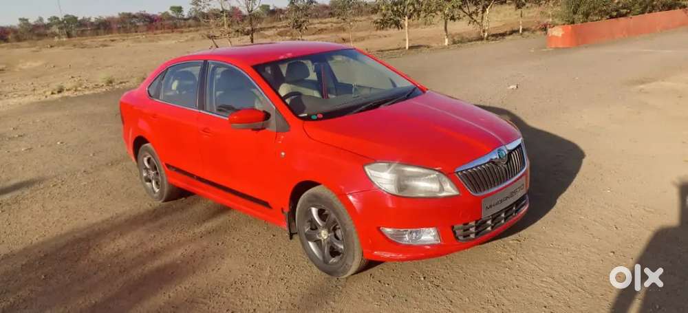 Skoda Rapid Elegance 2013