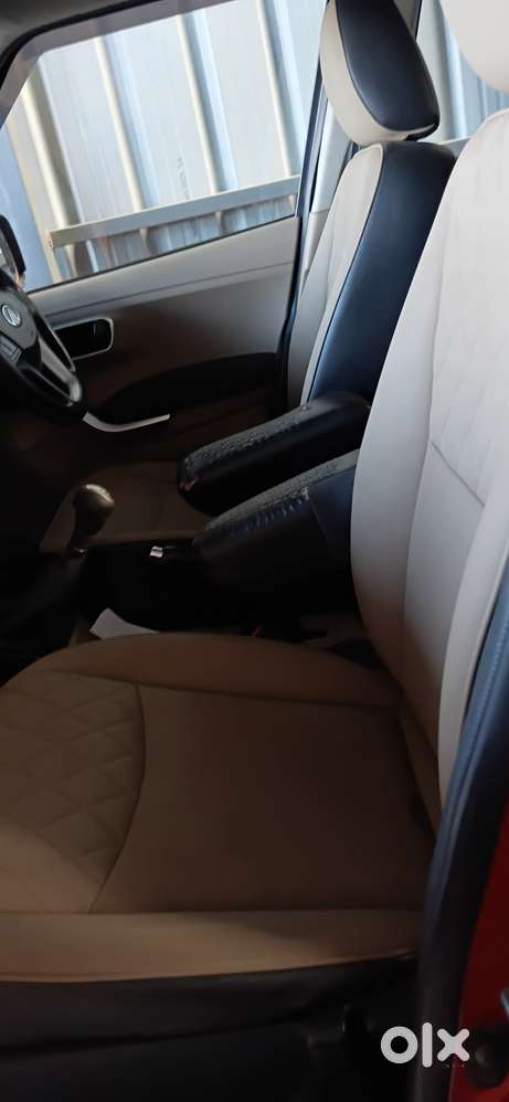 Mahindra Tuv 300 T10 Dual Tone, 2019, Diesel