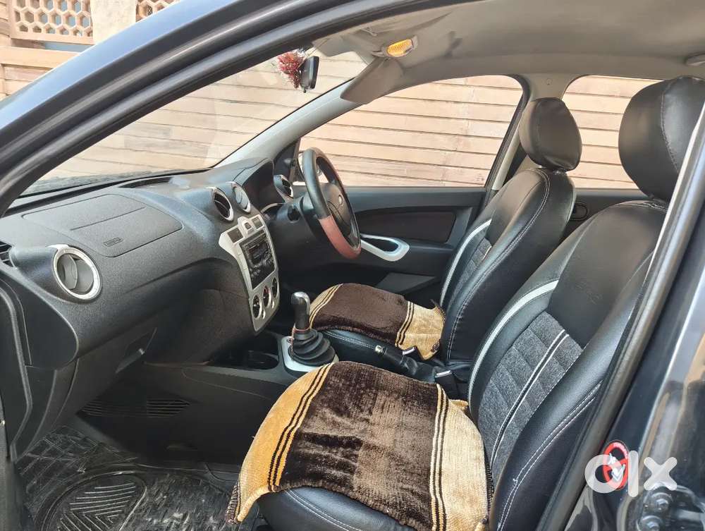Ford Figo Titanium W. Premium Interior