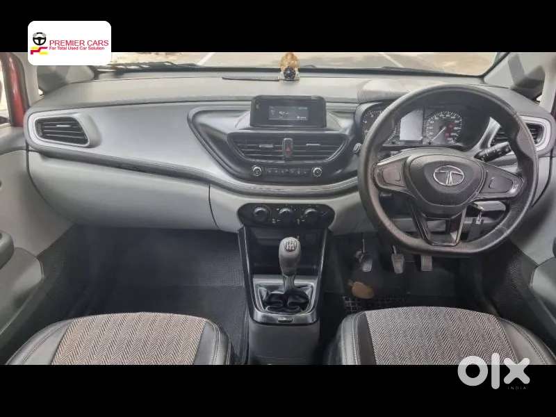Tata Altroz XE Petrol, 2021, Petrol