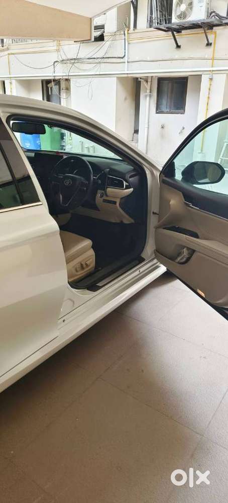 Toyota Camry Hybrid, 2024, Cng & Hybrids
