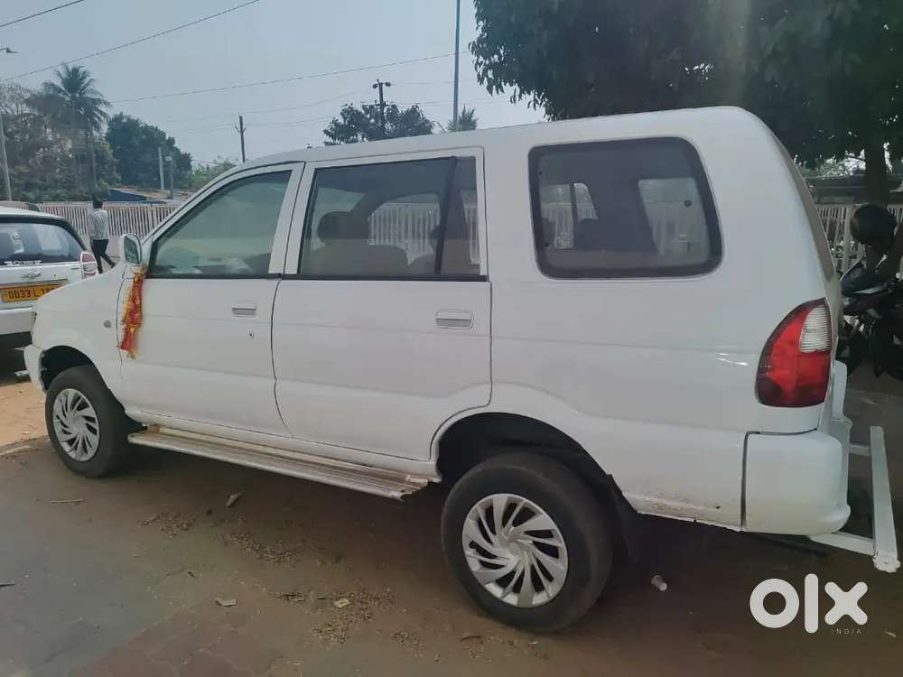 Chevrolet Tavera 2012