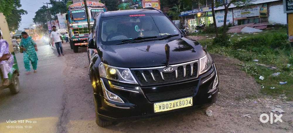 .mahindra Xuv500 1.99 At 2017 Sunroof Top Model