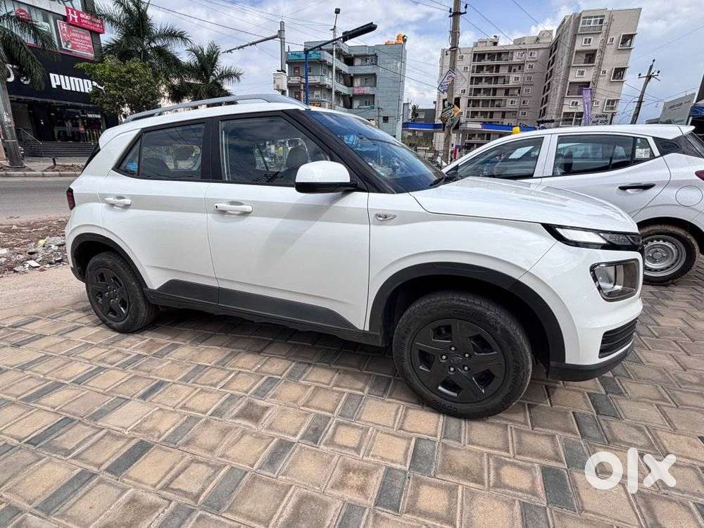 Hyundai Venue S 1.2 Petrol, 2023, Petrol