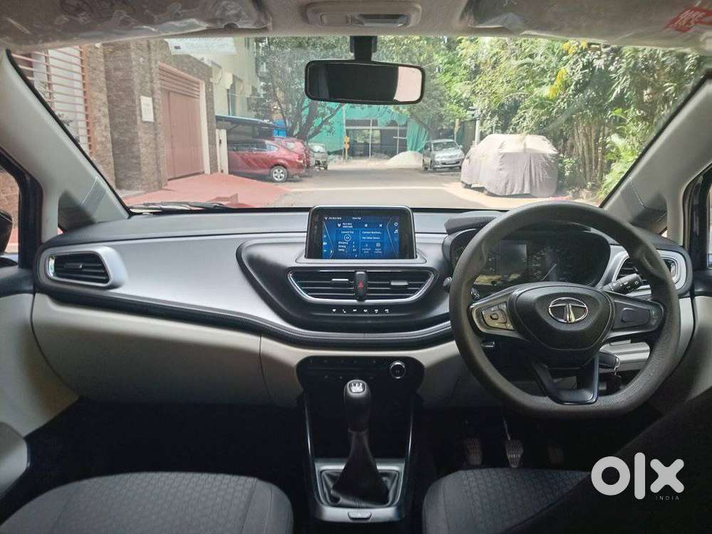 Tata Altroz 1.2 Xm Plus, 2023, Petrol