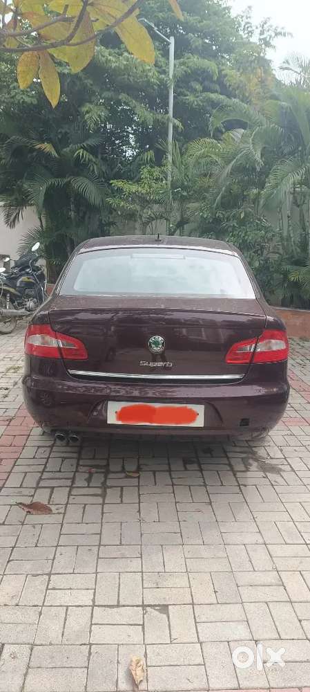 Skoda Superb 2010 Petrol 60000 Km Driven