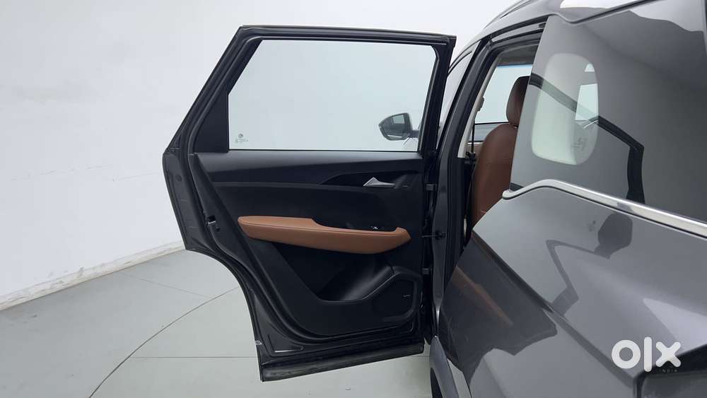Mg Hector Plus 1.5 Sharp Turbo Cvt 6 Str, 2022, Petrol
