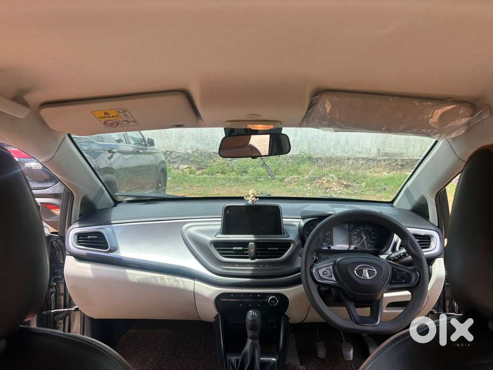 2023 Tata Altroz 1.2 Xm