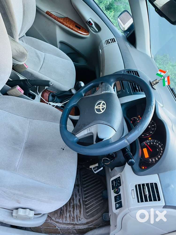 Toyota Corolla Altis 2011