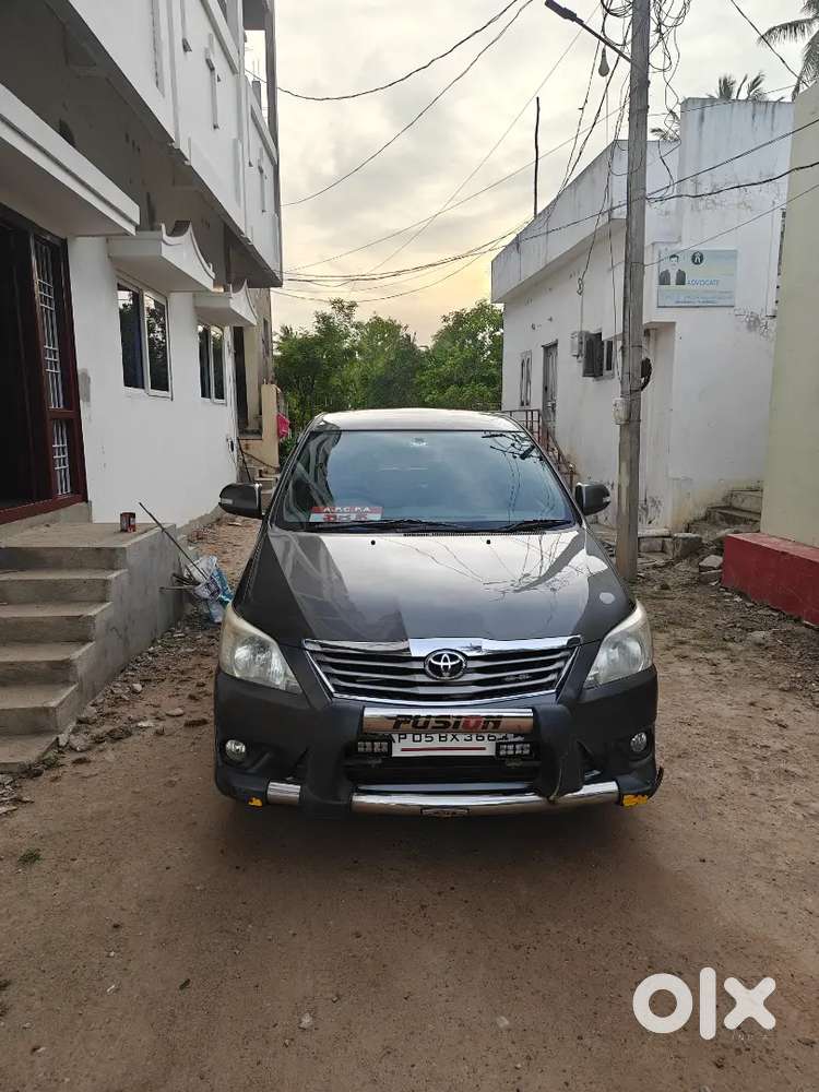 Toyota Innova  Manual 2012