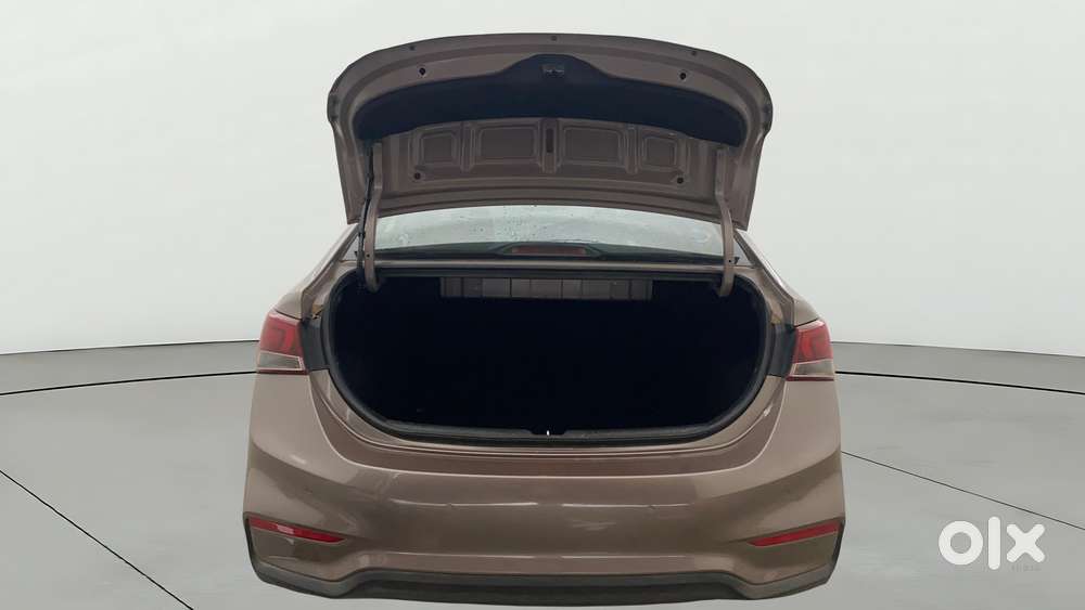 Hyundai Verna 1.6 Sx (o) Vtvt At, 2017, Petrol