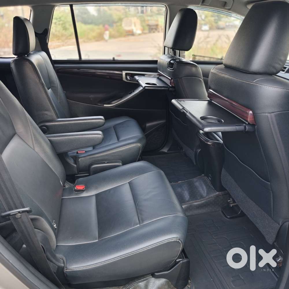 Toyota Innova Crysta 2001 Diesel Well Maintained