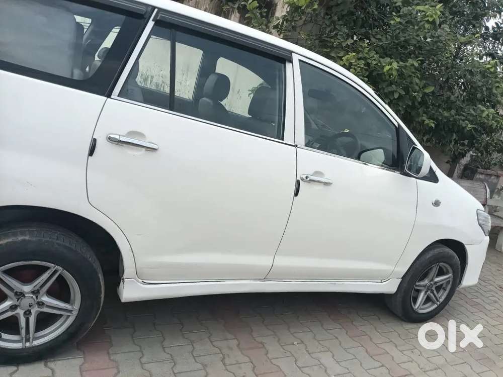 Toyota Innova 2010