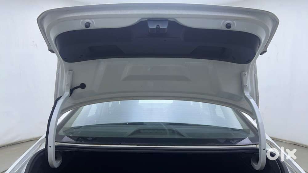 Skoda Slavia Style (non-sunroof), 2022, Petrol