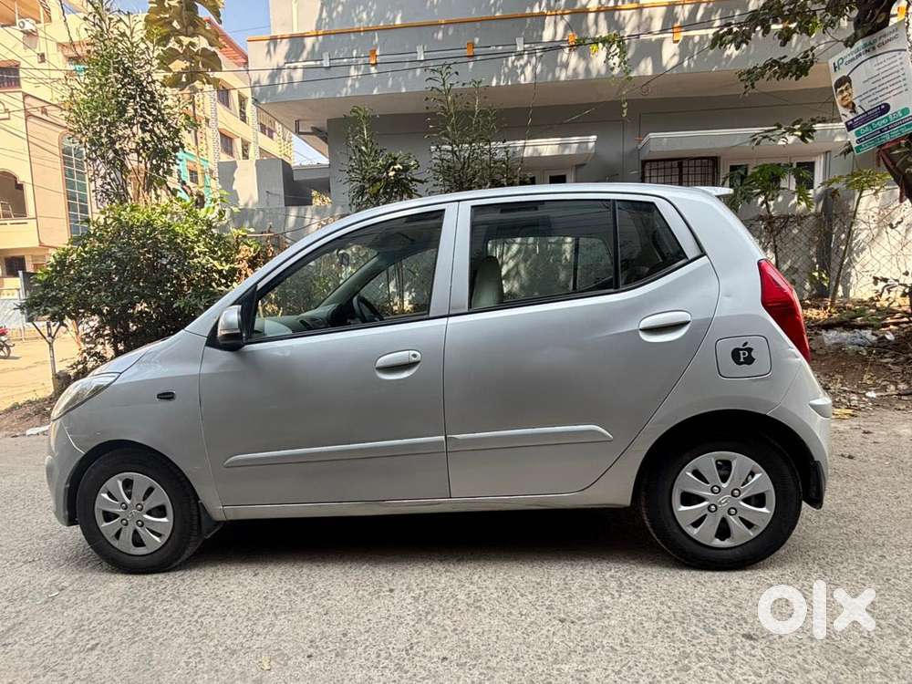 Hyundai I10 Sportz At, 2012, Petrol