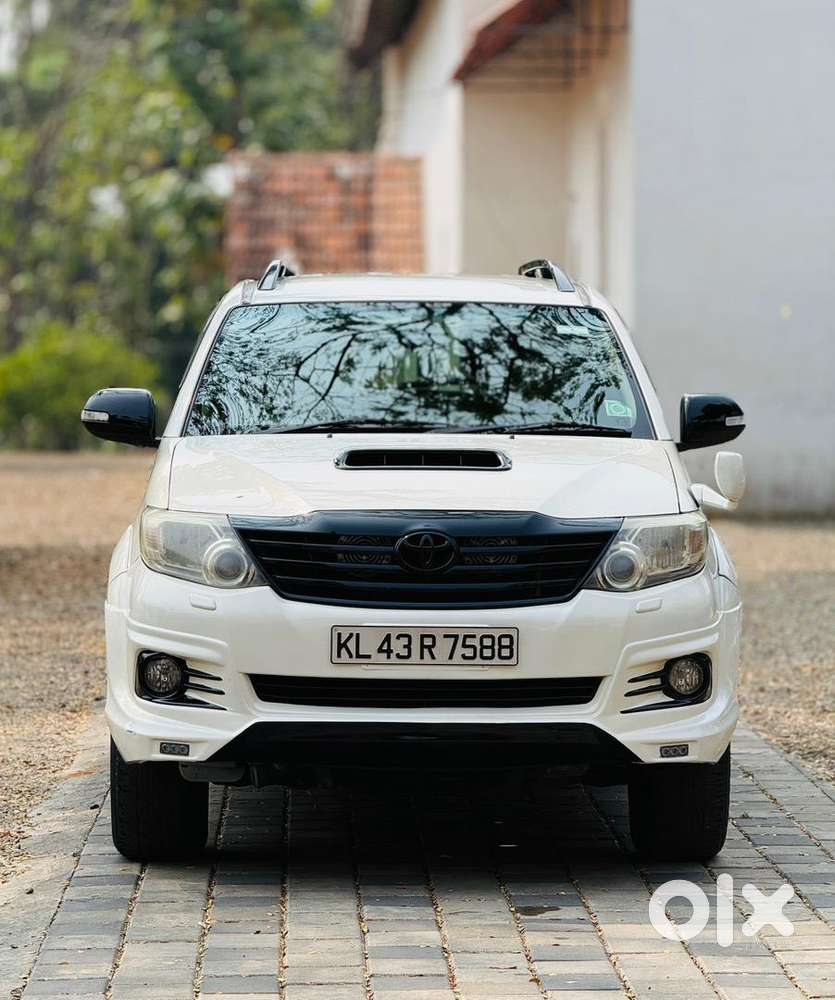 Toyota Fortuner 3.0 4x2 Automatic, 2013