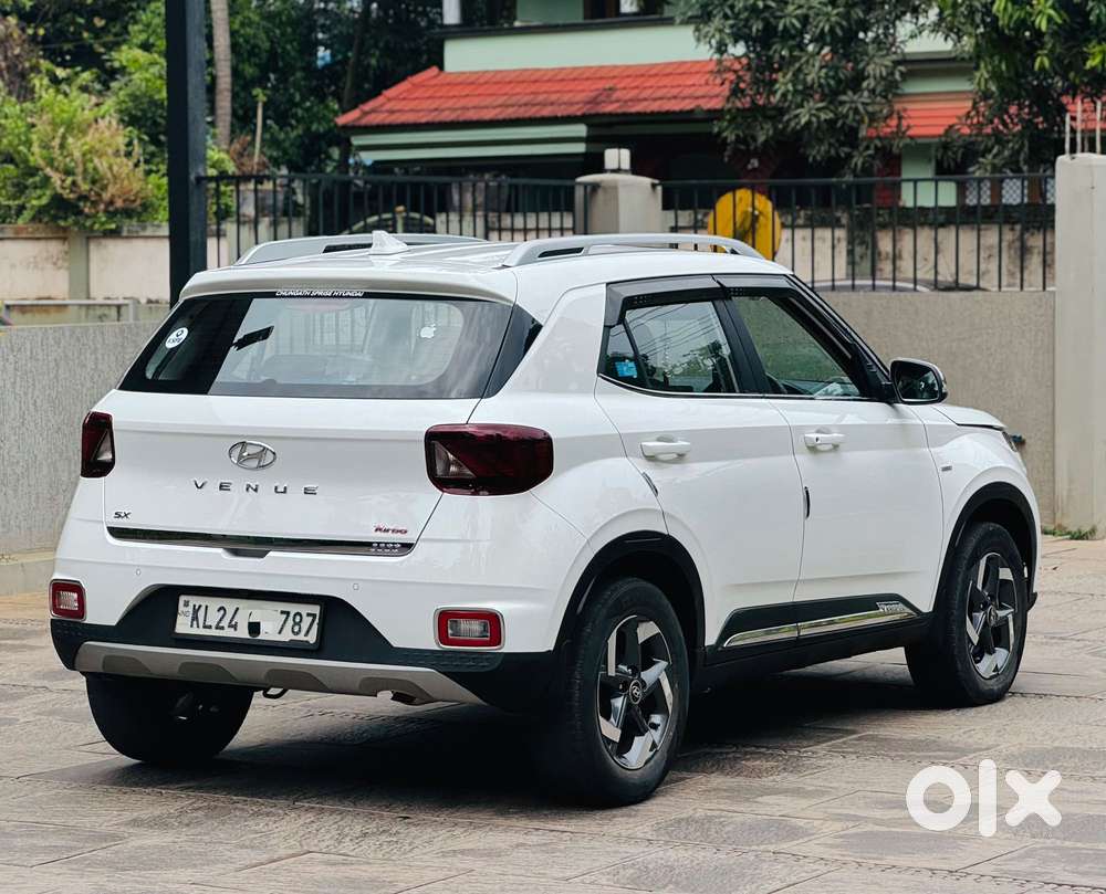 Hyundai Venue 1.0 Sx Turbo Imt Dual Tone Sport, 2021, Petrol