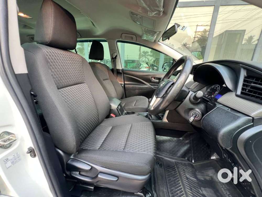 Toyota Innova Crysta 2.4 G Mt, 2022