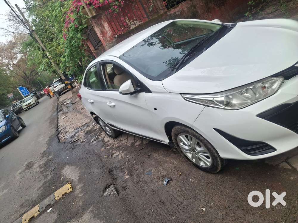 Toyota Yaris V Cvt, 2020, Petrol