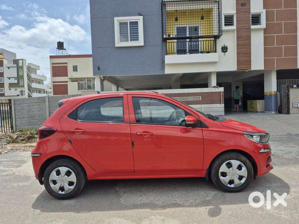 Tata Tiago 1.2 Revotron Xta, 2022, Petrol