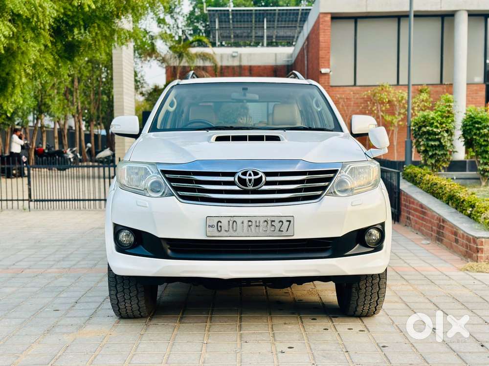 Toyota Fortuner 4x2 Manual, 2014, Diesel