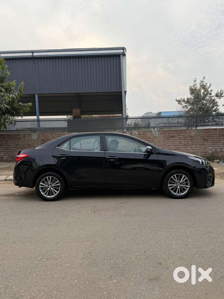 Toyota Corolla Altis 2013-2017 Vl At, 2015, Petrol