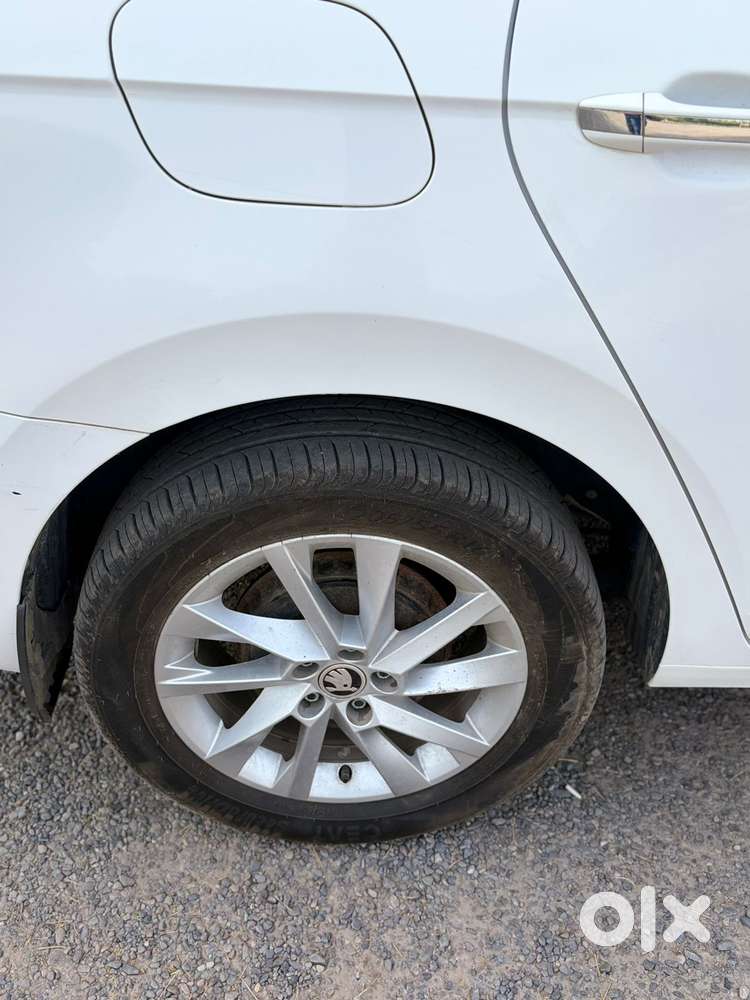 Skoda Slavia 1.0 Ambition Tsi, 2024, Petrol