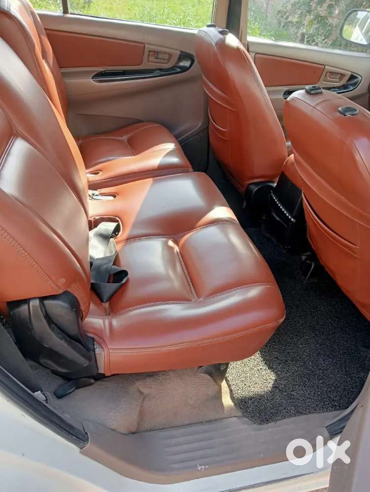 Toyota Innova Diesel 2015 Variant