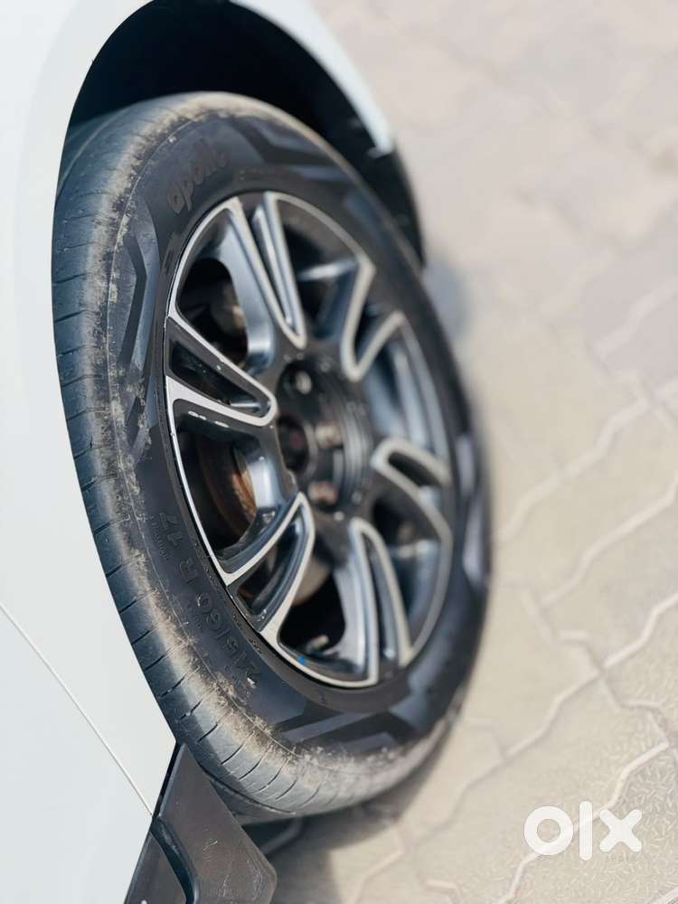 Mahindra Marazzo, 2023, Diesel