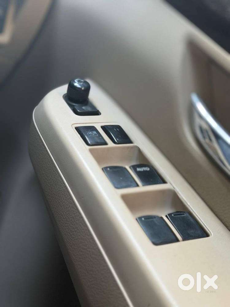 Maruti Suzuki Ertiga Zxi At Petrol, 2019, Petrol