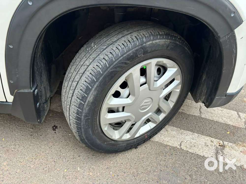 Maruti Suzuki Brezza 1.5 Lxi Smart Hybrid, 2021, Petrol