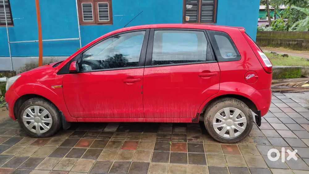 Ford Figo Petrol Zxi 2013