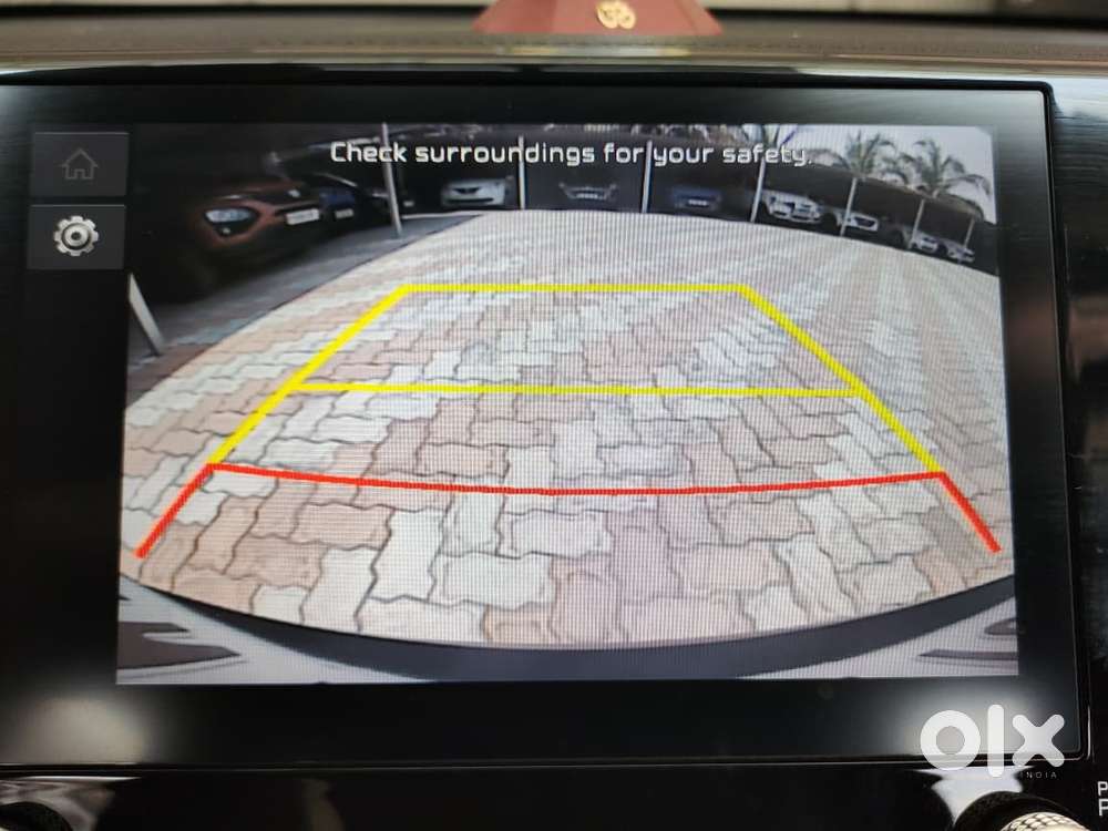 Kia Carens, 2023, Petrol