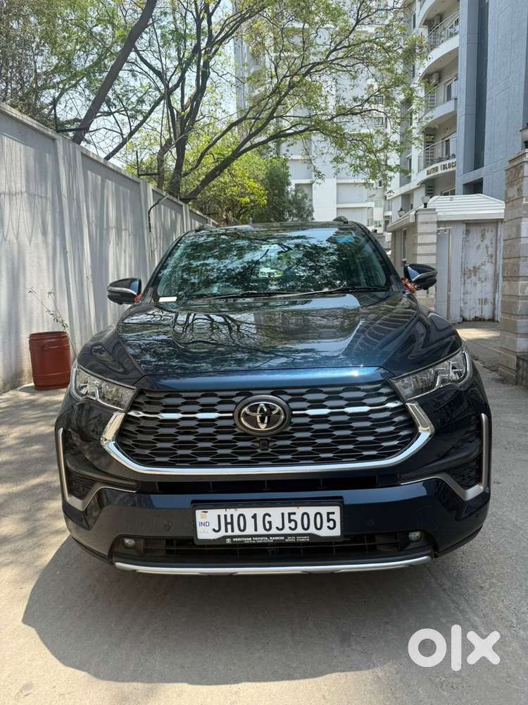 Toyota Innova Hycross 2025 Petrol Automatic