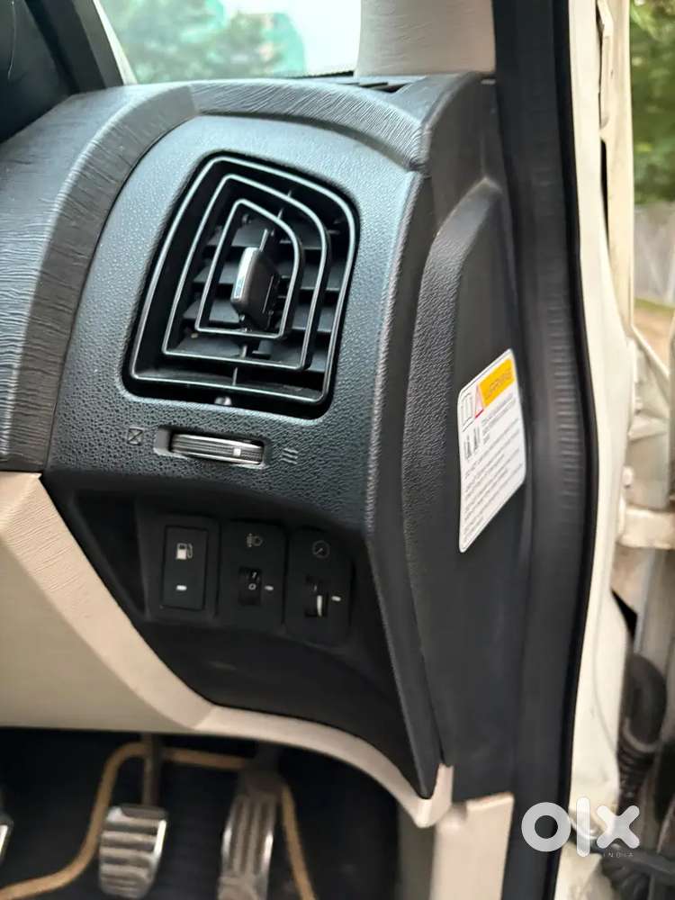 Mahindra Xuv500 W10 2.2 M Hawk Bs-iv Of 2017 Dec Well Maintained Car