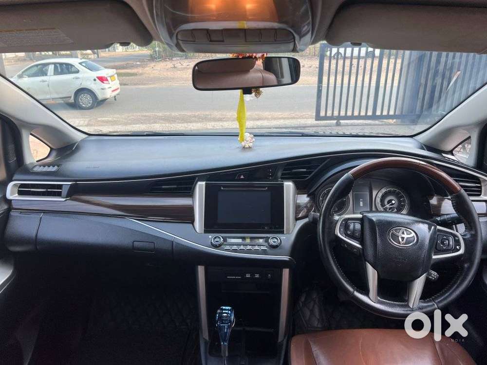 Toyota Innova Crysta 2.8z Automatic, 2017, Diesel