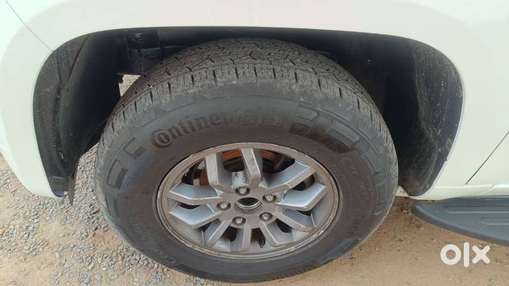 Mahindra Tuv 300 T10, 2018, Diesel