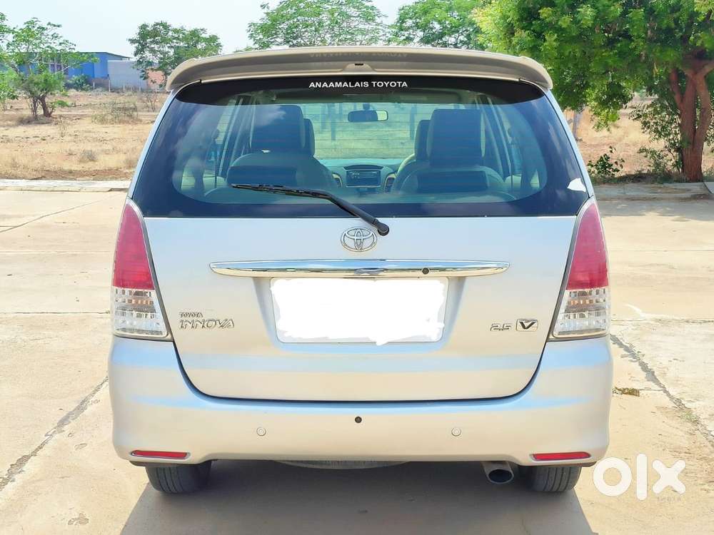 Toyota Innova 2012