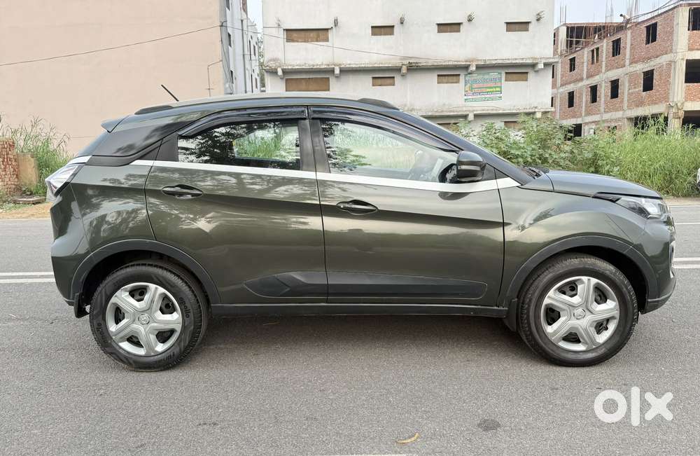 Tata Nexon 1.2 Revotron Xma Amt (s), 2021, Petrol